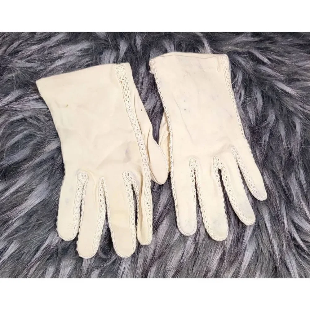 Vintage ladies gloves